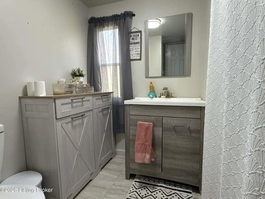 385 Chillicoop Rd, Shepherdsville, KY 40165 - #3