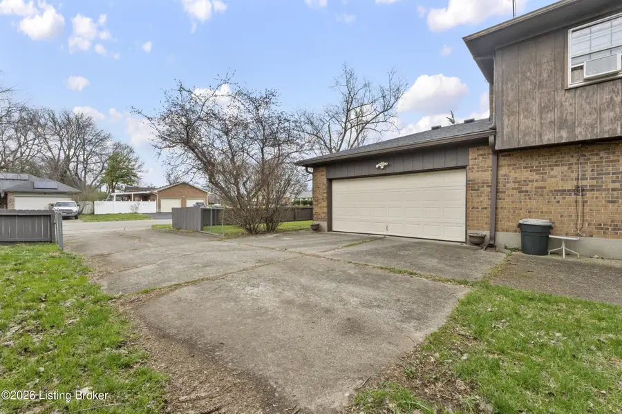 4430 Woodgate Ln, Louisville, KY 40220 - #3