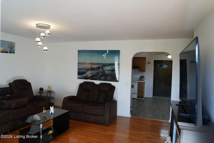 1520 Hillview Blvd, Louisville, KY 40229 - #3