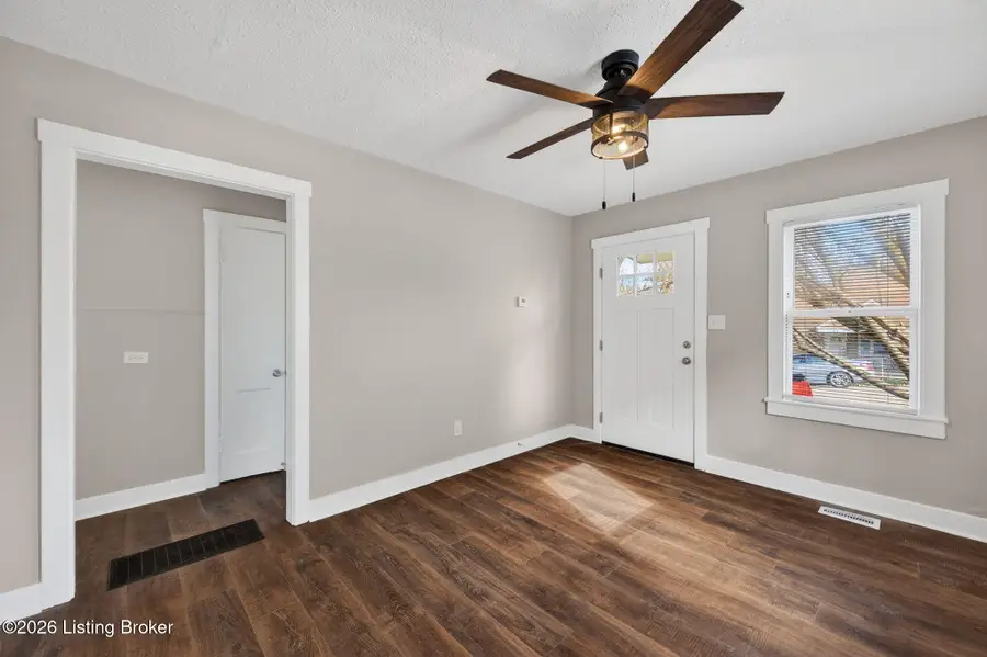 1524 Shingo Ave, Louisville, KY 40215 - #3