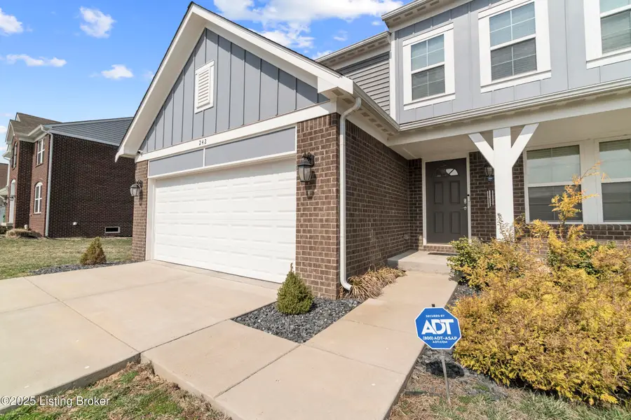 242 Magnolia Dr, Shepherdsville, KY 40165 - #3