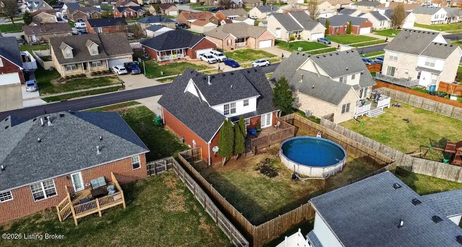 354 Bentwood Dr, Shepherdsville, KY 40165 - #2