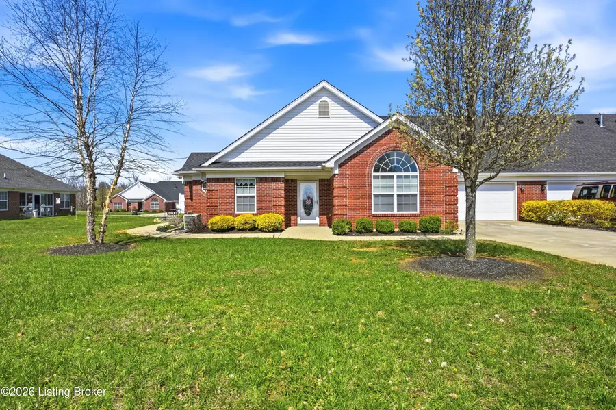 202 Autumn Glen Dr, Mount Washington, KY 40047 - #2