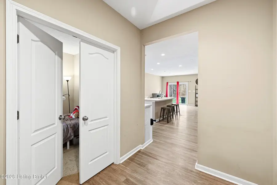 6901 Penn Creek Ct, Louisville, KY 40229 - #3