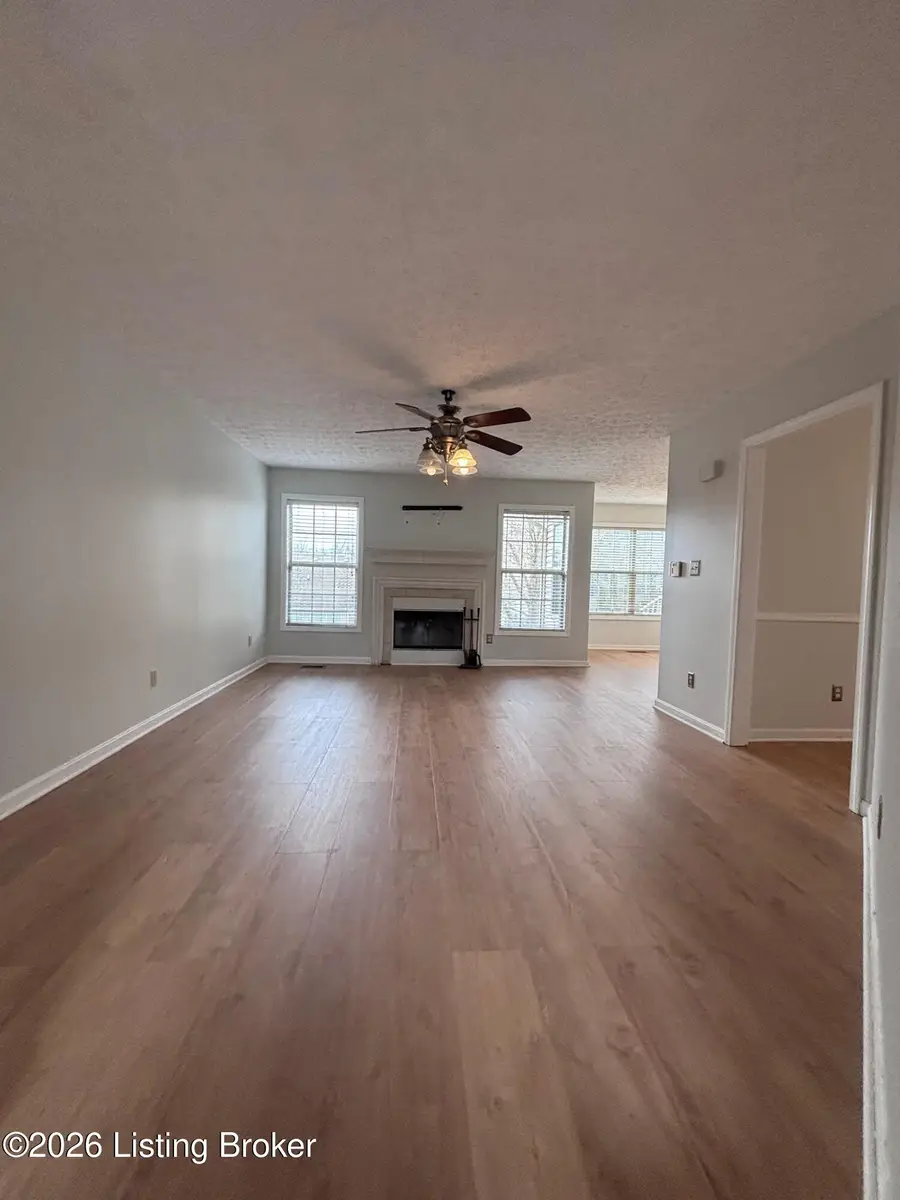 10110 Symington Cir, Louisville, KY 40241 - #3