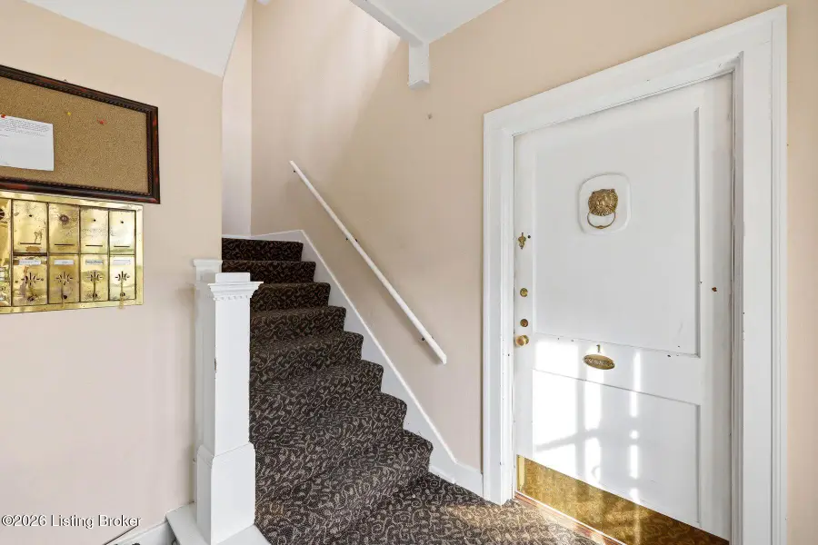 2304 Woodbourne Ave #1, Louisville, KY 40205 - #3