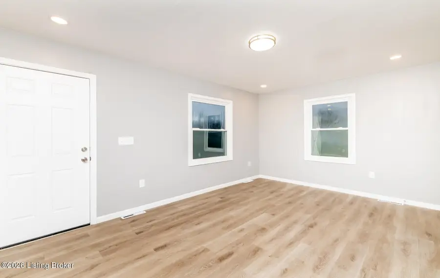 204 W Warfield St, Elizabethtown, KY 42701 - #2