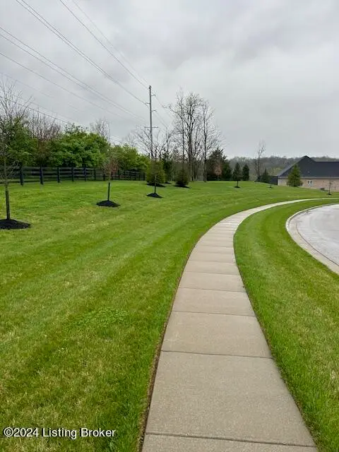 127 Locust Park Pl, Louisville, KY 40245 - #3