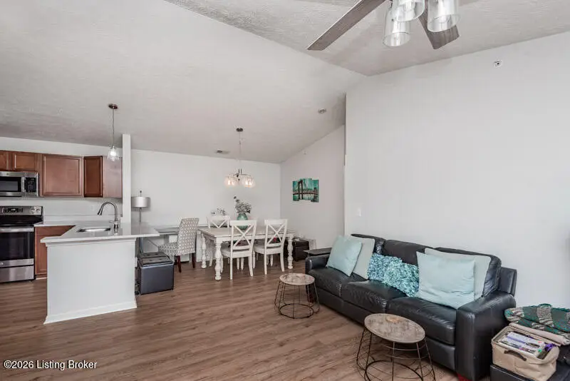 12202 Redspire Dr #301, Louisville, KY 40299 - #3