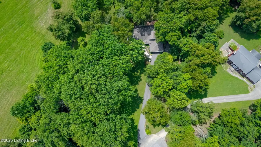 101 Five Oaks Dr, Elizabethtown, KY 42701 - #2