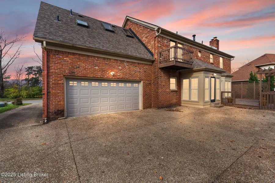 305 Lake Forest Pkwy, Louisville, KY 40245 - #3