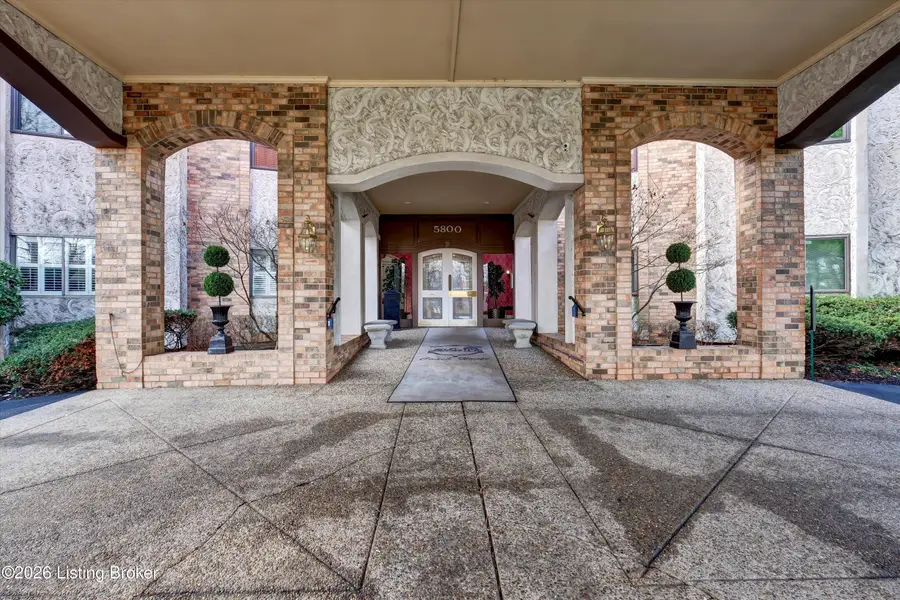 5800 Coach Gate Wynde #APT 321, Louisville, KY 40207 - #3