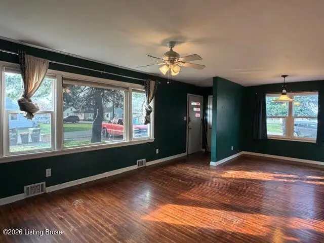 301 S Center St, Bardstown, KY 40004 - #2