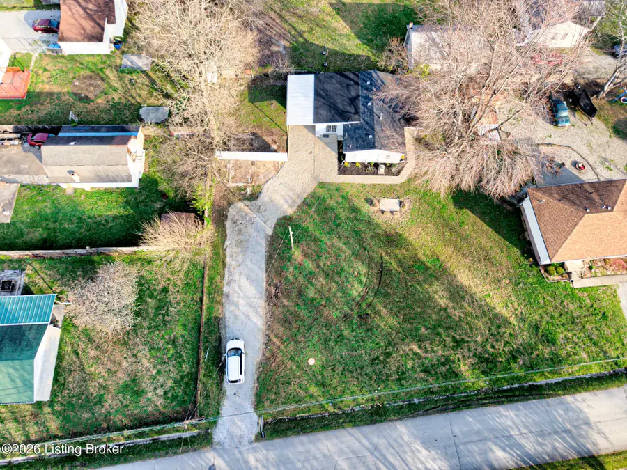 1207 Doris Dr, Fairdale, KY 40118 - #2