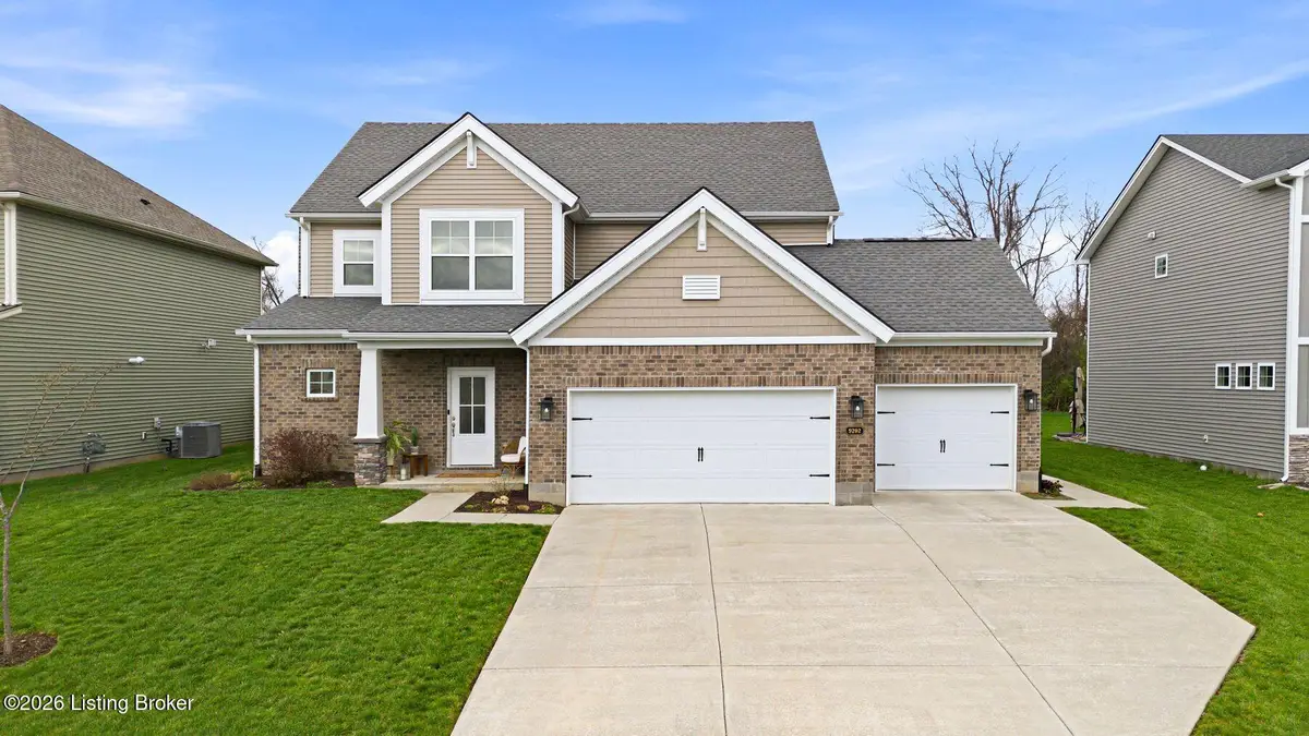 9202 Fox Chase Rd, Louisville, KY 40228 - #1