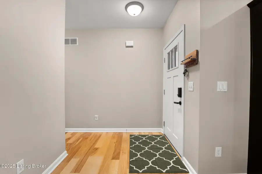 505 Eagle Pointe Dr, Louisville, KY 40214 - #3