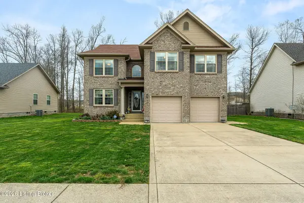 274 Red Crest Dr, Shepherdsville, KY 40165