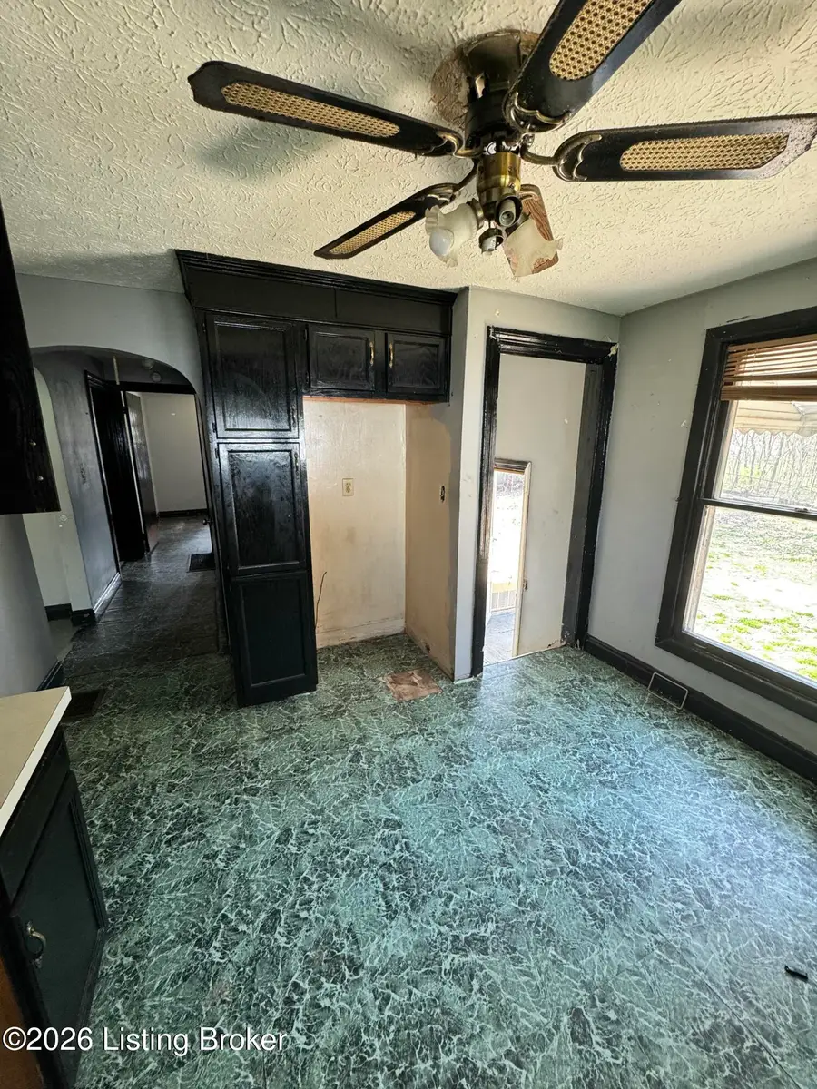 4708 Dover Rd, Louisville, KY 40216 - #3