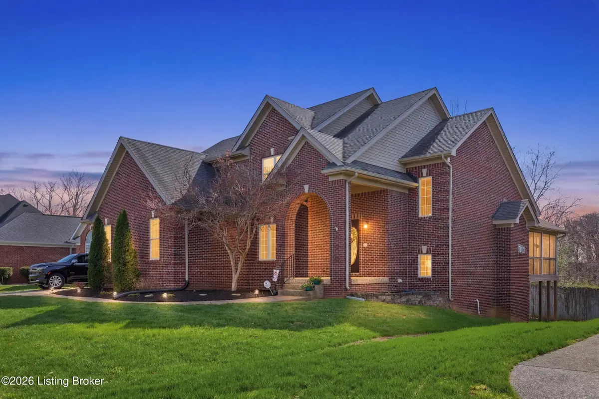 3512 Woodmont Park Ln, Louisville, KY 40245 - #1
