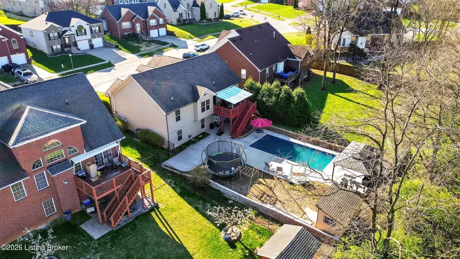 7311 Brook Meadow Dr, Louisville, KY 40228 - #3