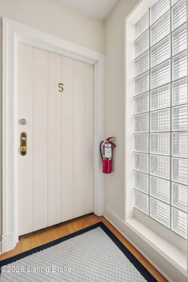 2126 Village Dr #5, Louisville, KY 40205