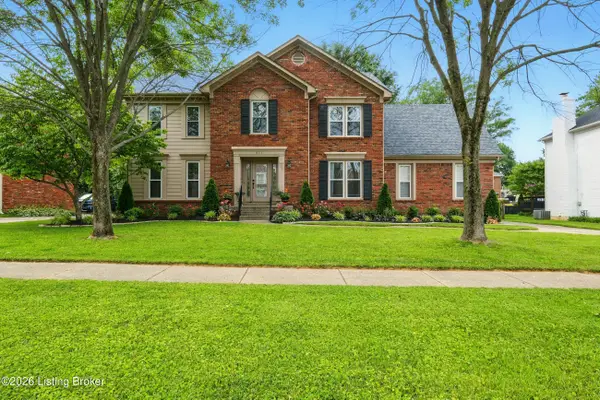 811 Foxfire Dr, Louisville, KY 40223