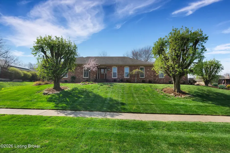 9100 Catania Dr, Jeffersontown, KY 40299 - #2