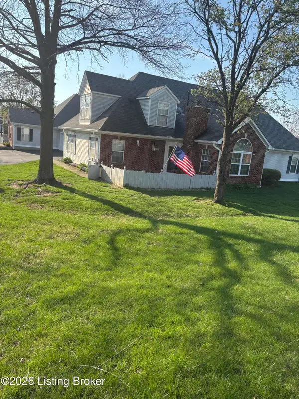 8120 Meadowgreen Pl, Louisville, KY 40299