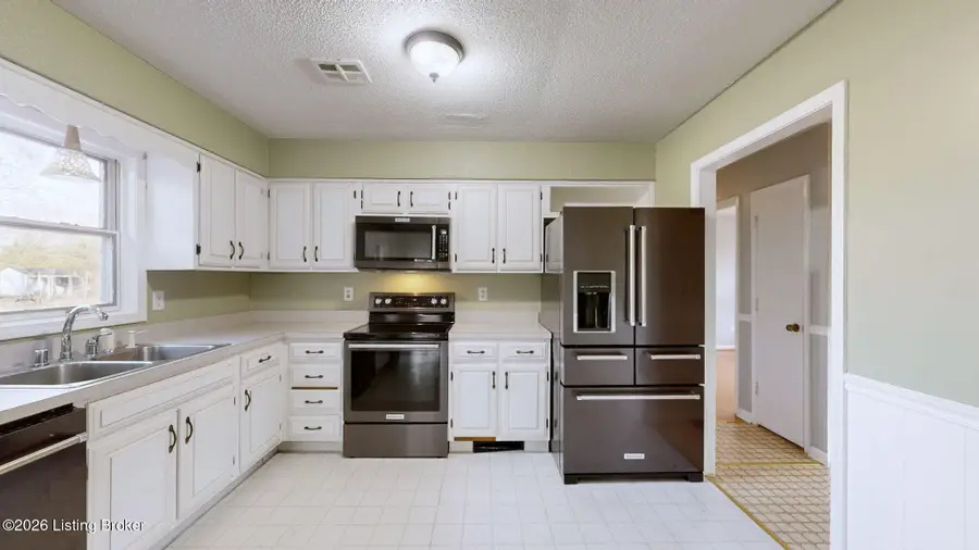 254 Oakridge Ct, Mount Washington, KY 40047 - #3