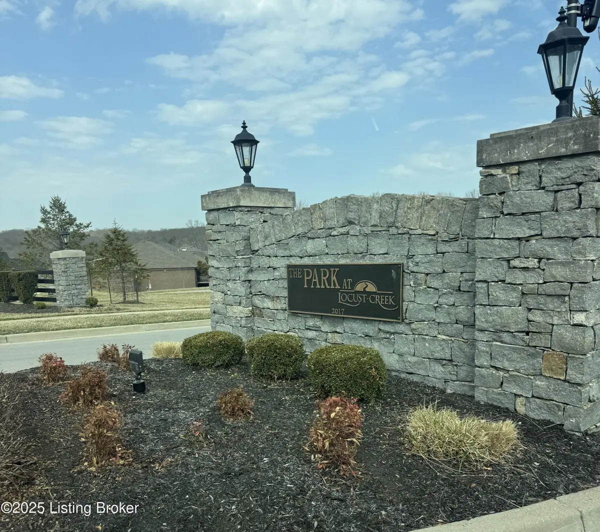 205 Locust Park Pl, Louisville, KY 40245 - #1