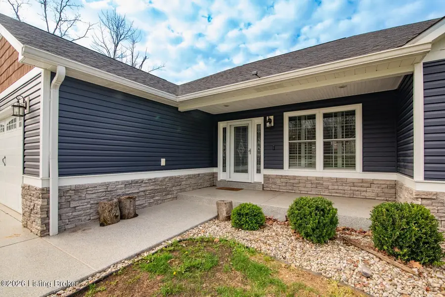 241 Woodview Dr, Brandenburg, KY 40108 - #2