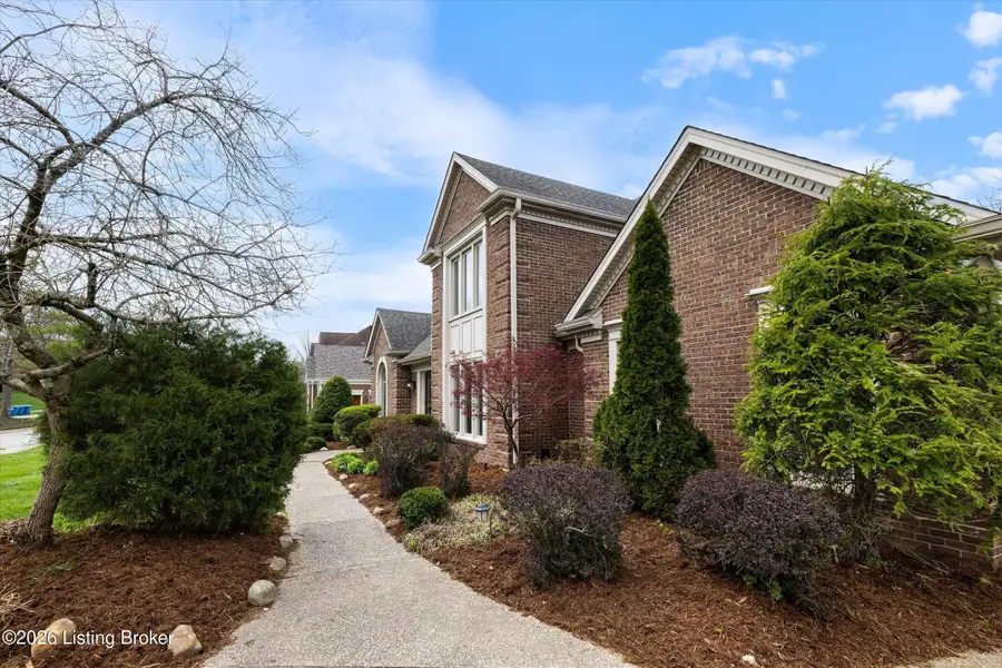 903 Lake Forest Pkwy, Louisville, KY 40245 - #3