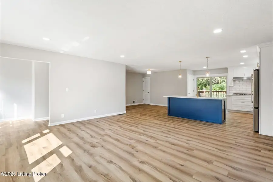 605 Glen Ct, Louisville, KY 40207 - #3