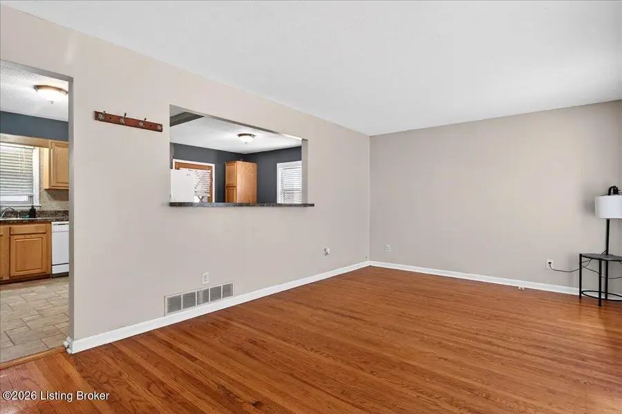 7618 Greenfield Ave, Louisville, KY 40214 - #2