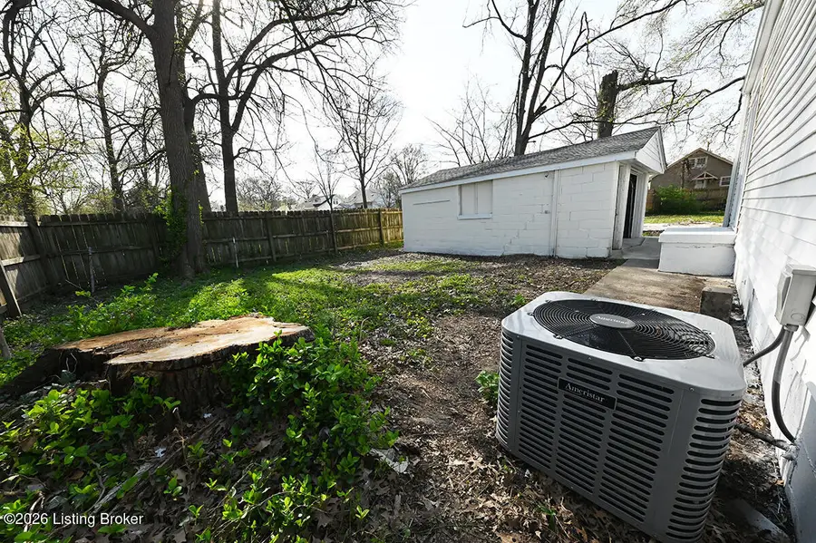 3907 Peachtree Ave, Louisville, KY 40215 - #2