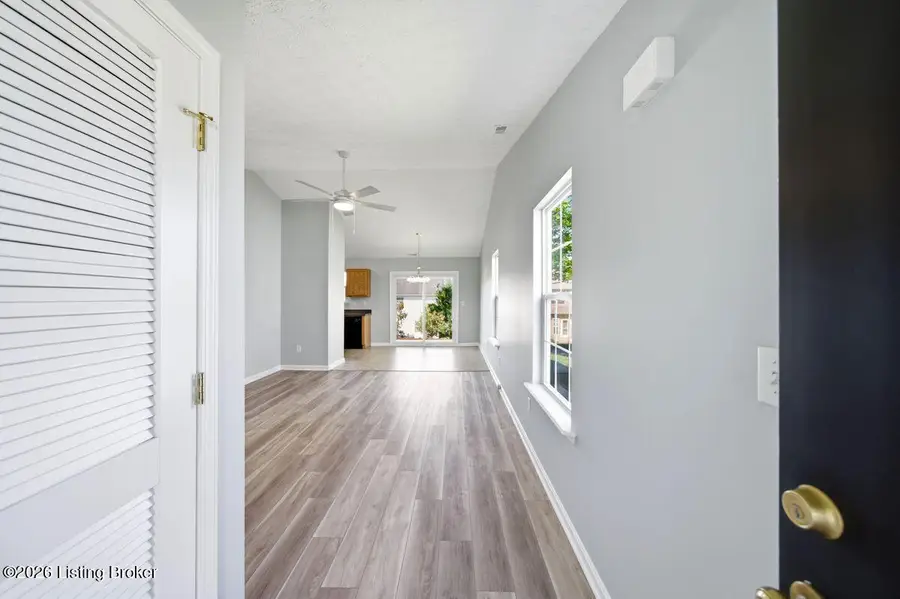 7006 Little Oak Ct, Louisville, KY 40291 - #2