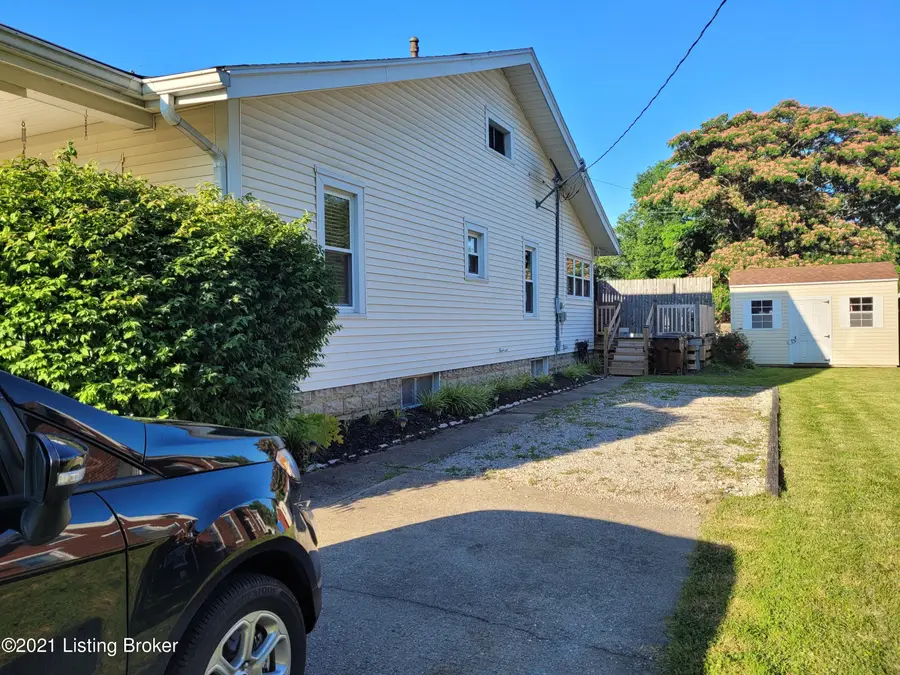 301 6th St, Carrollton, KY 41008 - #3