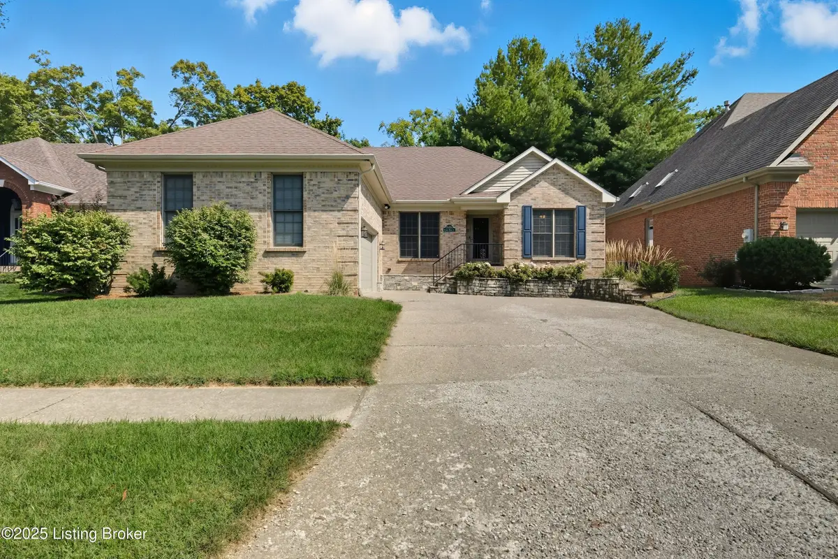 8406 Oxford Woods Ct, Louisville, KY 40222 - #1