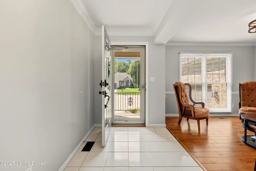 8406 Oxford Woods Ct, Louisville, KY 40222 - #3