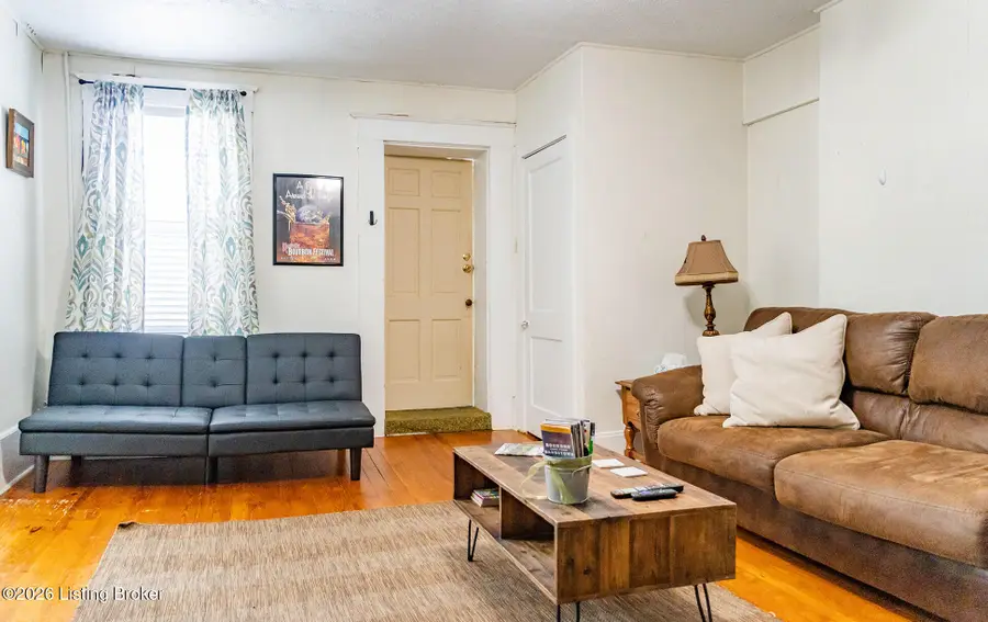 226 N 3rd St, Bardstown, KY 40004 - #3