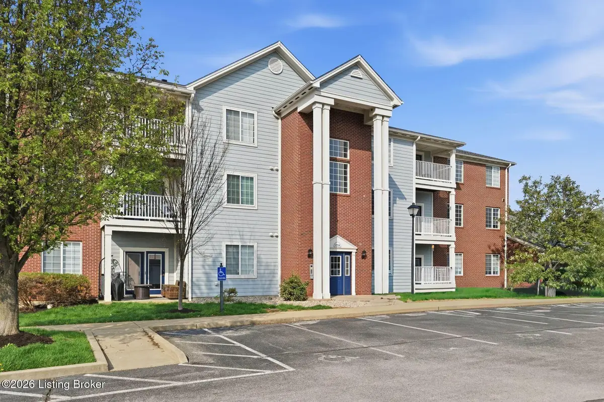 2704 Bradford Commons Dr #103, Louisville, KY 40299 - #1