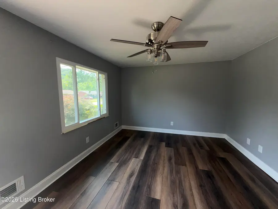 11720 Pond Creek Dr, Louisville, KY 40272 - #3