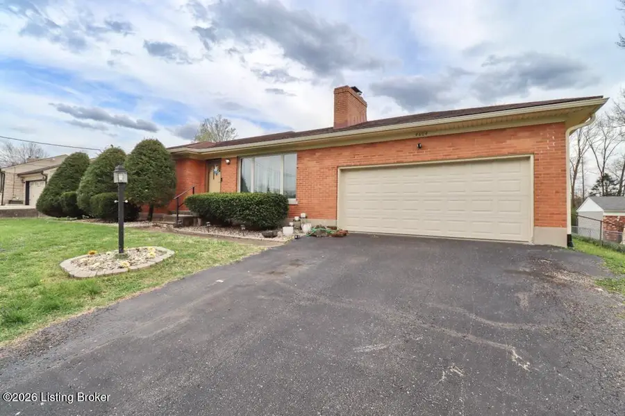 4604 Walden Dr, Louisville, KY 40229 - #2