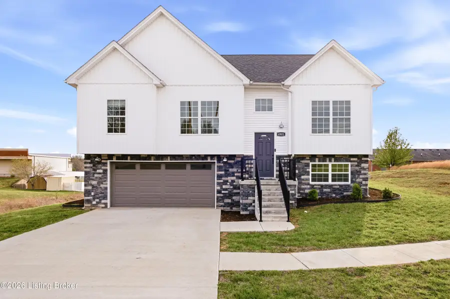 4901 S Woodland Dr, Radcliff, KY 40160 - #2