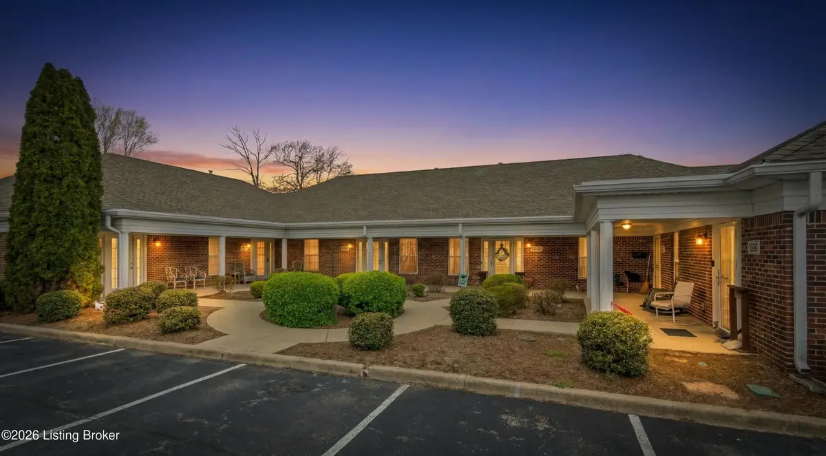 8204 Delta Cir, Louisville, KY 40228 - #1