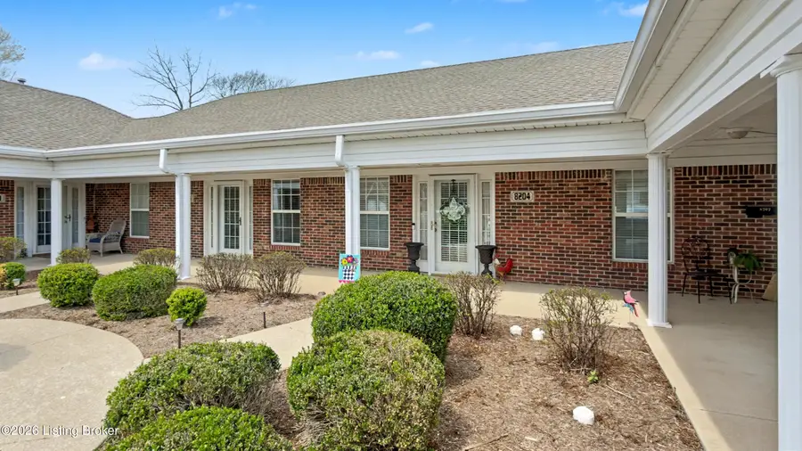 8204 Delta Cir, Louisville, KY 40228 - #2