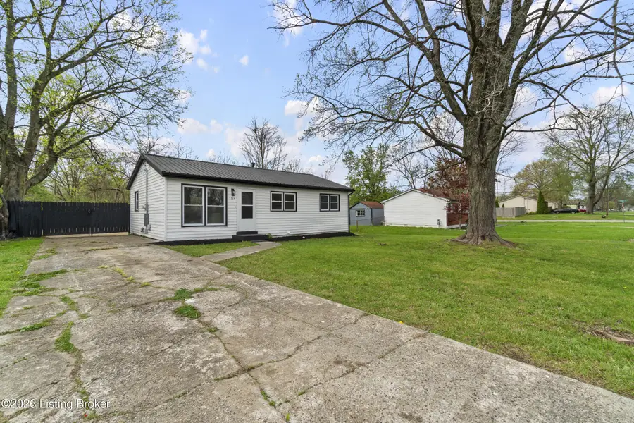 9304 New Maple Rd, Louisville, KY 40229 - #3
