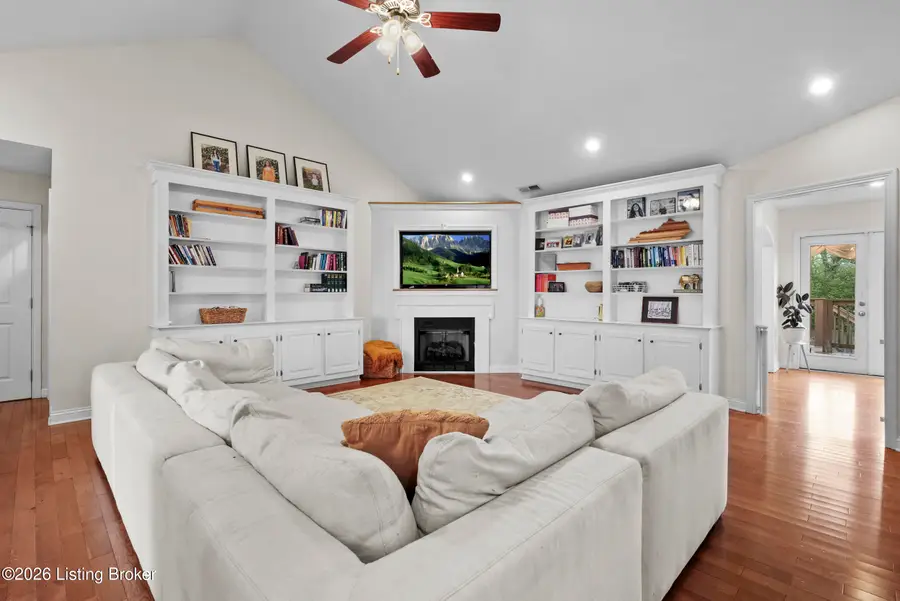 396 Bridlewood Ave, Shelbyville, KY 40065 - #2