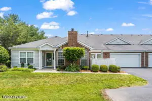 8310 River Forest Pl, Louisville, KY 40258 - #1