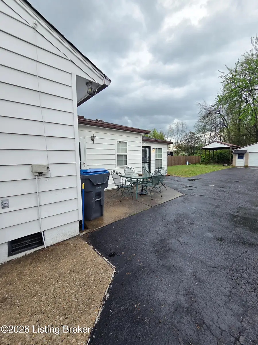 1256 Lipps Ln, Louisville, KY 40219 - #3